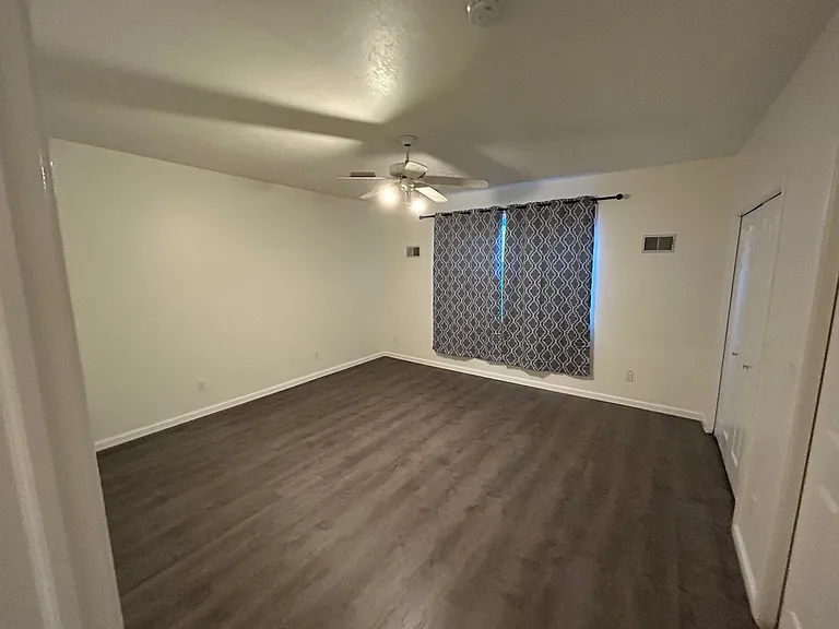 1135 E Saginaw St #1137 — Photo 15