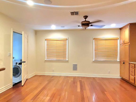 3rd image of 6143 Rosemead Blvd