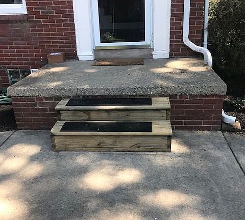 5th image of 1405 E 4th St