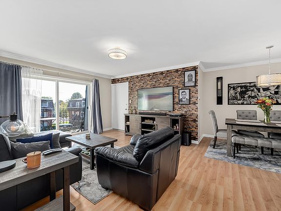 3rd image of 9384 Bay Colony Dr APT 3N