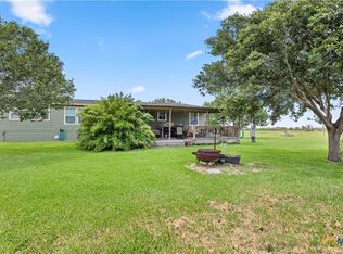 1845 Royal Rd, Port Lavaca, TX 77979