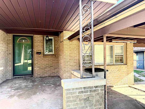 3rd image of 1124 NW Elm Ave