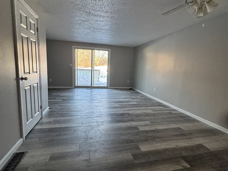 323 Fox Hollow Dr #323 — Photo 5