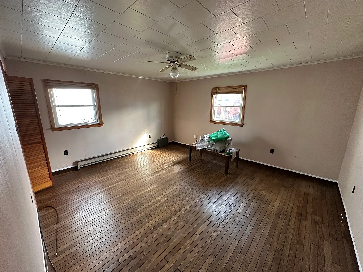 4 bed, 2976 sqft, $700 — Photo 1