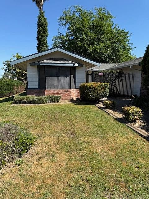 1st image of 2960 Vecino Dr