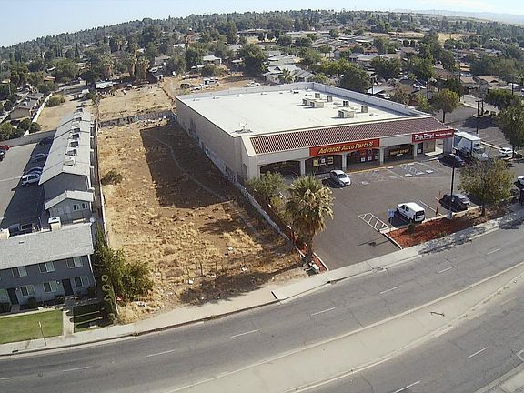 2nd image of 4010 Niles St