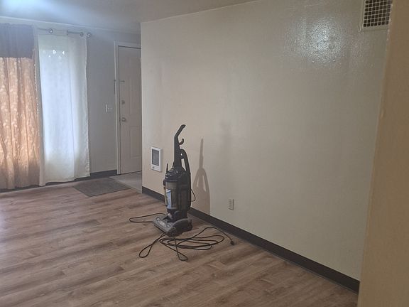 3rd image of 622 N Pearl St #2