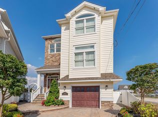 445 W Pine Ave, Wildwood, NJ 08260