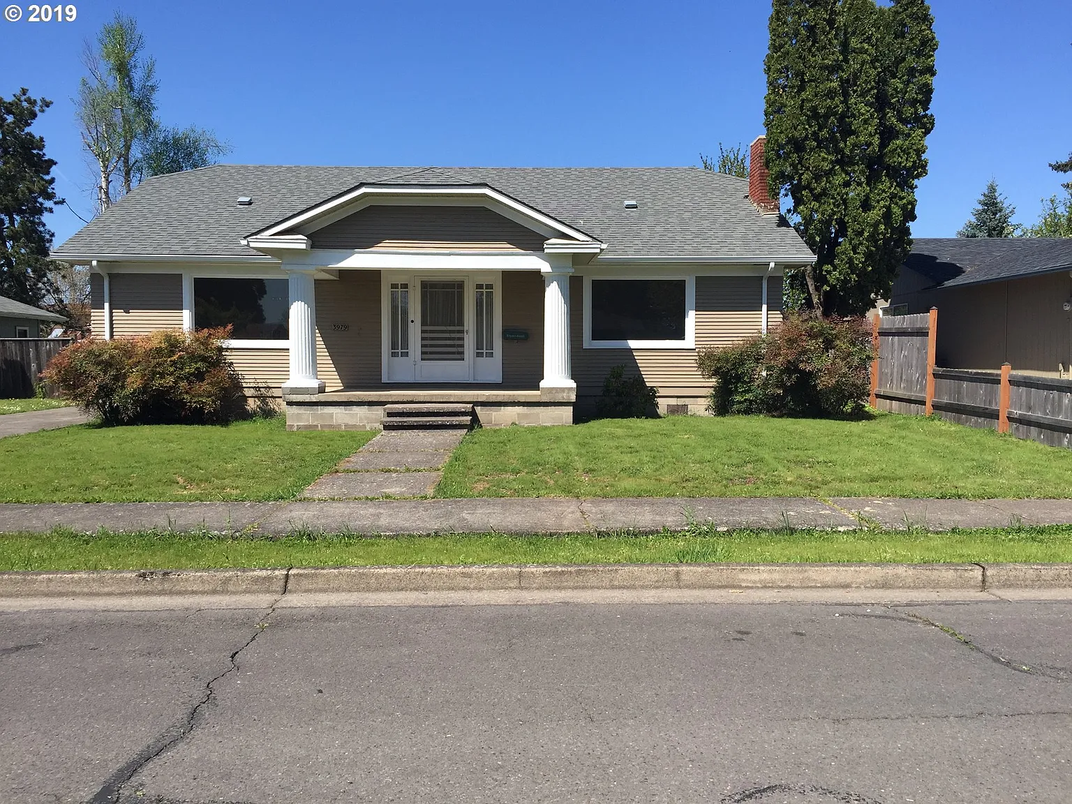 3979 Robin Ave photo 1