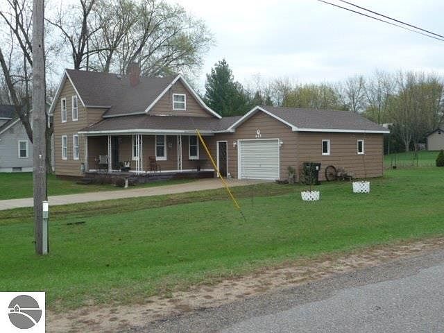 2nd image of 413 W Elm St