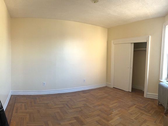 3rd image of 180 Erasmus St APT C6