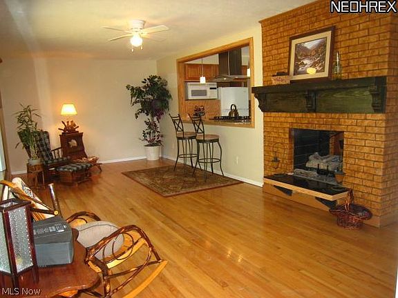3rd image of 8539 Melody Ln