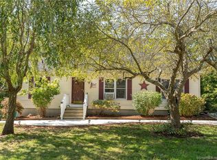 15 Blaine Ave, Clinton, CT 06413