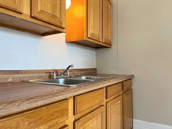 5th image of 453 Penora St #4