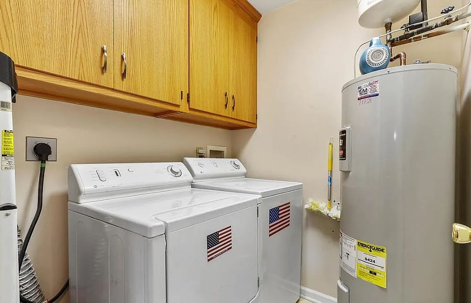 1st image of 930 Cold Spring Rd APT 4