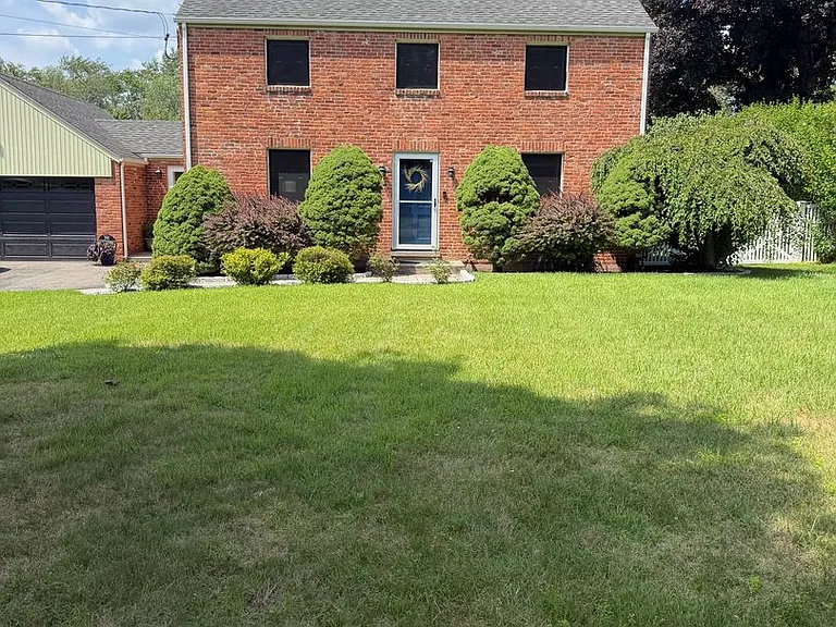 79 Brook St — Photo 1