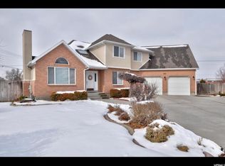9822 S Dove Bend Cir, South Jordan, UT 84095