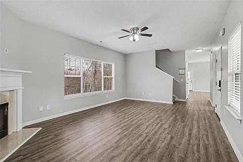 4th image of 4108 Robin Cir