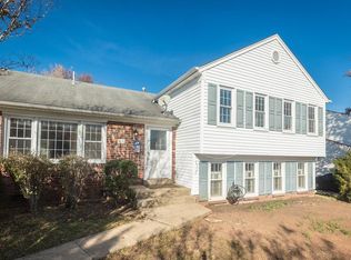9710 Sudley Manor Dr, Manassas, VA 20109