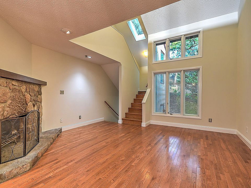 1st image of 109 Beechnut St #5