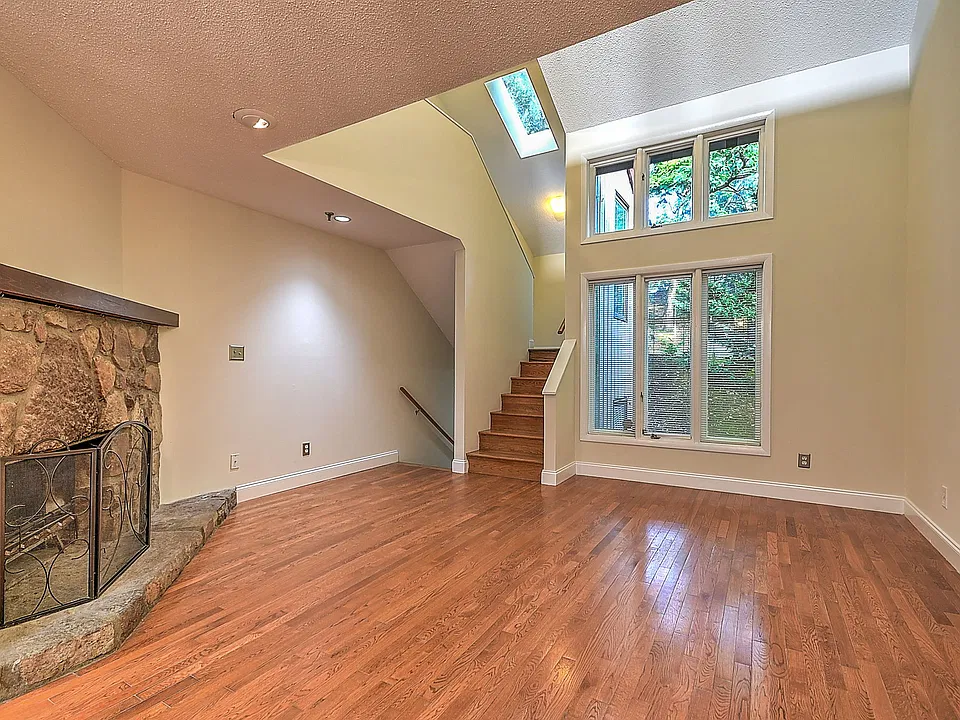 109 Beechnut St #5
