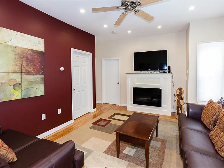 36 Florence St #1 — Photo 1