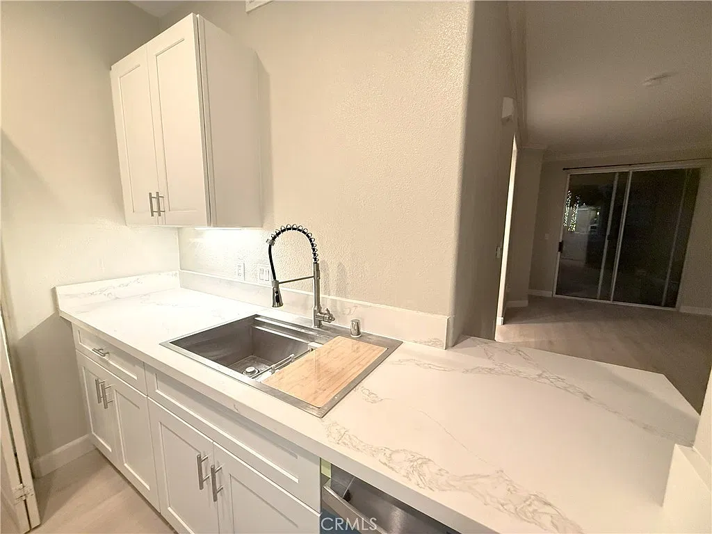 1 bed, 640 sqft, $2,535 — Photo 3