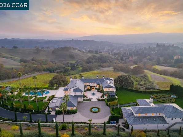 10 Serenity Ln, Alamo, CA 94507