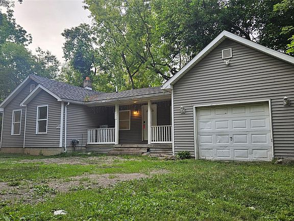 2nd image of 632 Victoria Ave