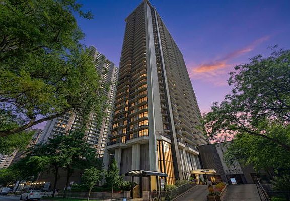2nd image of 6007 N Sheridan Rd APT 18F
