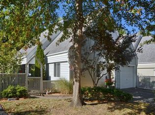 6 Stuart Cir, Asheville, NC 28804