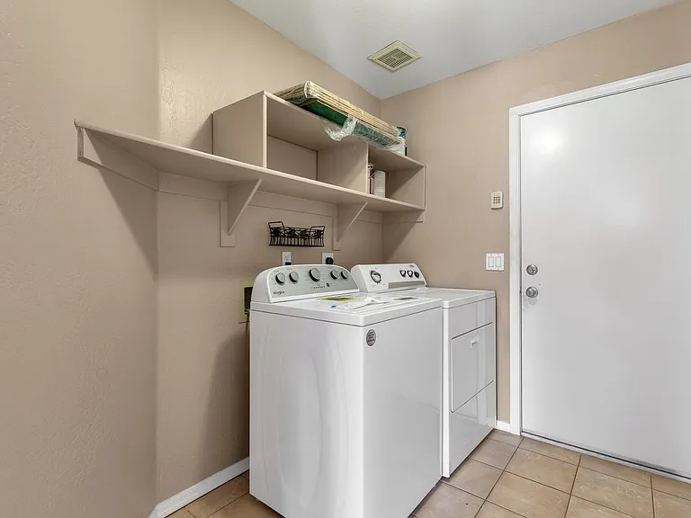 647 W Fremont Dr — Photo 32