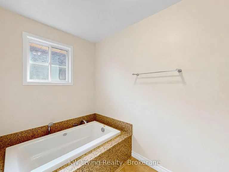 33 Southgate Cres — Photo 27