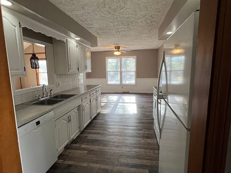 5518 S Roanoke Ave — Photo 2
