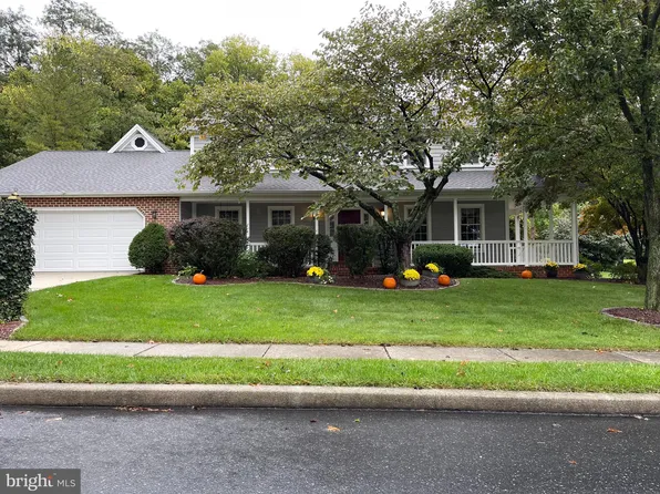 335 E Meadow Dr, Mechanicsburg, PA 17055
