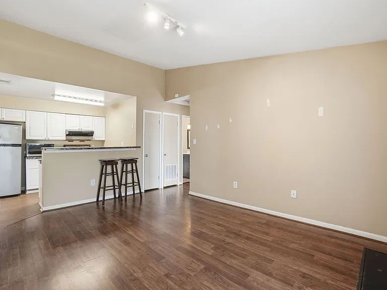 8633 Beekman Pl #33D — Photo 3