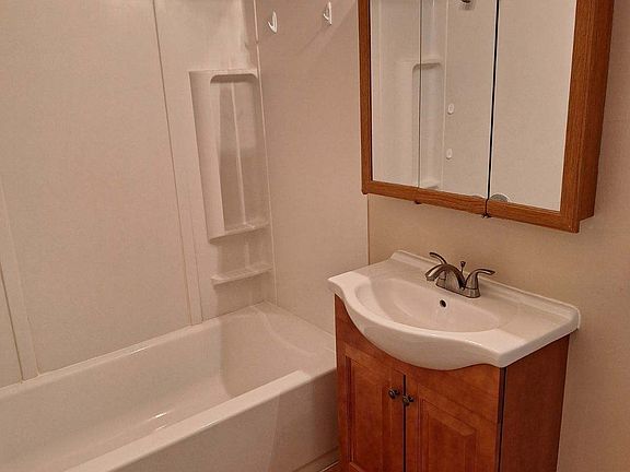 3rd image of 501 Richards Ave #A