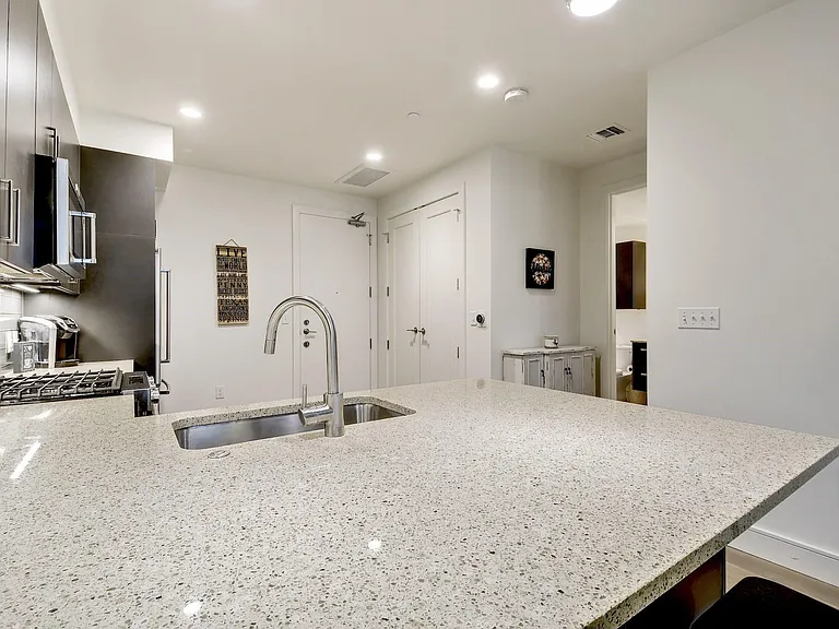 222 West Ave #1911 — Photo 7