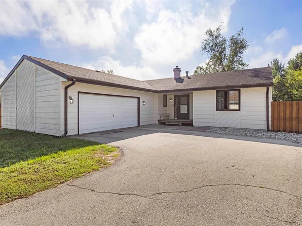 4031 Fairfax Rd, Roscoe, IL 61073