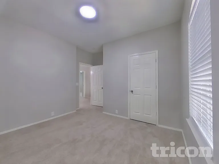 18810 Woodbreeze Dr — Photo 10