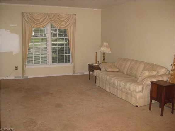 4th image of 16664 Beech Cir