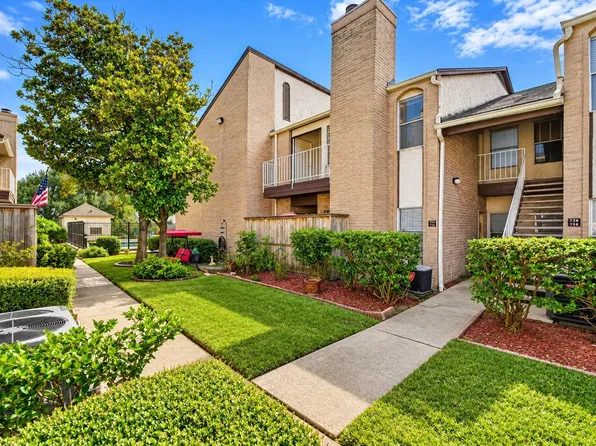 2011 Spenwick Dr APT 724, Houston, TX 77055