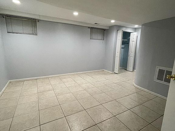 3rd image of 1450 E 69th St