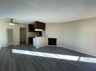 18520 Prairie St., Northridge, CA 91324