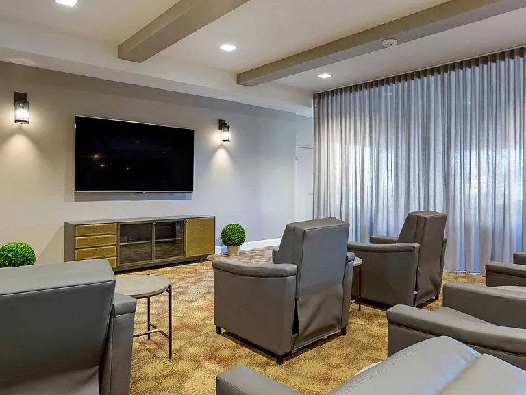 The Rays at Vegas Towers — Photo 22