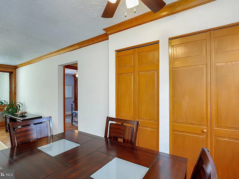 1612 W Abingdon Dr — Photo 9