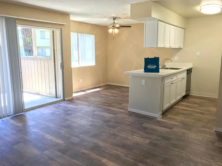 Laurel Oaks — Photo 26