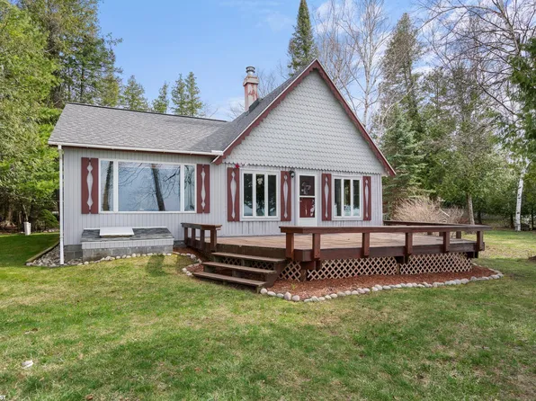 1654 Birch Bark Cv, Indian River, MI 49749