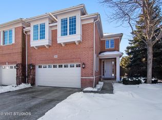 2105 Claridge Ln, Northbrook, IL 60062