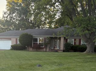 1329 Arrowwood Ln, Grand Blanc, MI 48439